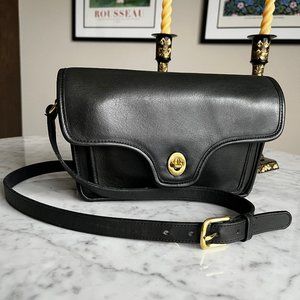 Elegant Black Leather Shoulder Bag